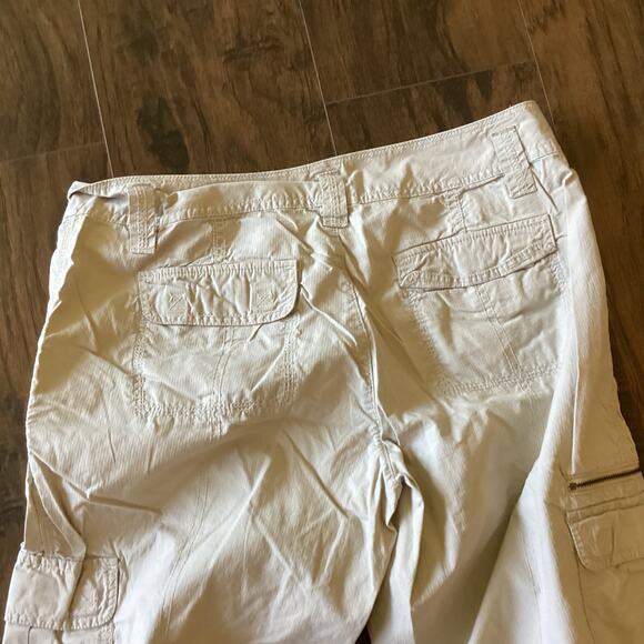 Caslon Cargo Khaki Pants - Picture 5 of 6